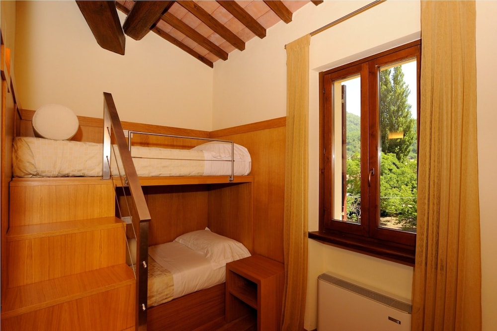 Guesia Village Hotel 56/78