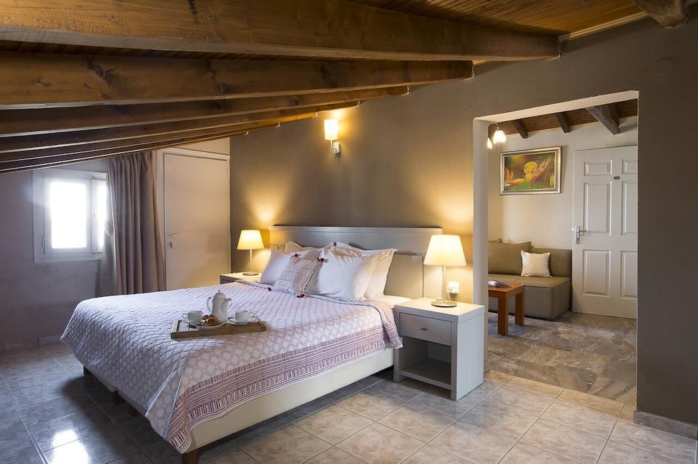Nimfi Hotel, Skiathos 7/50