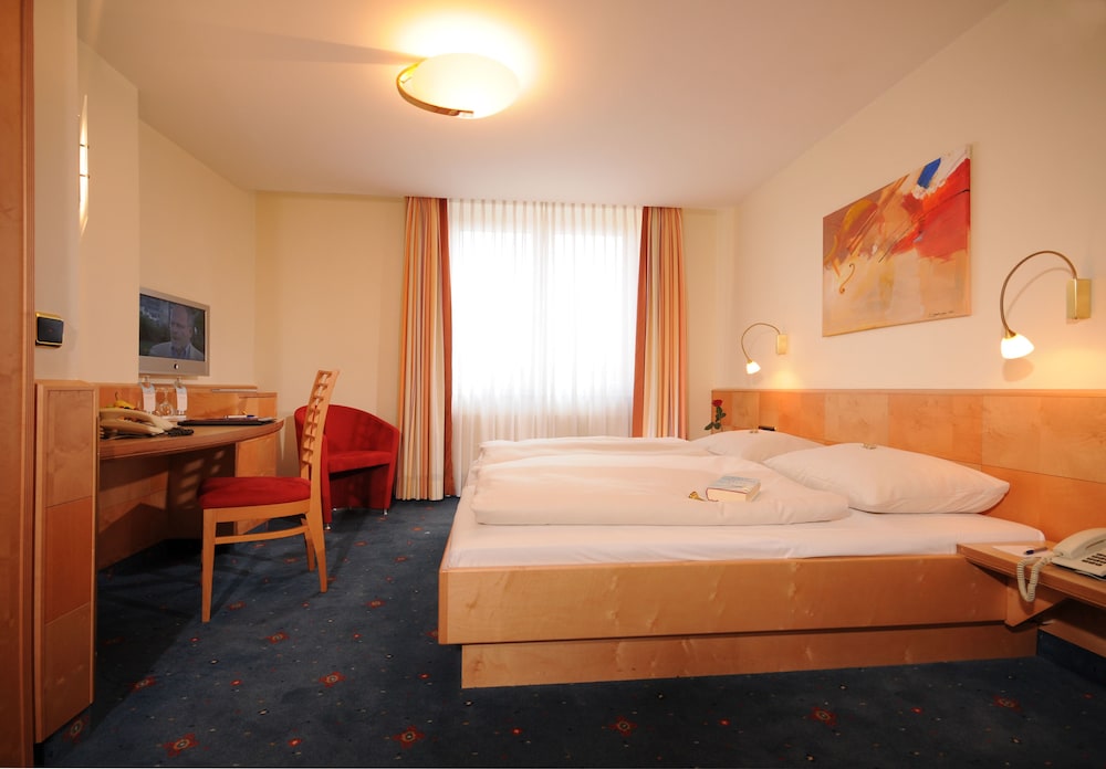 Torbrau Hotel 12/66