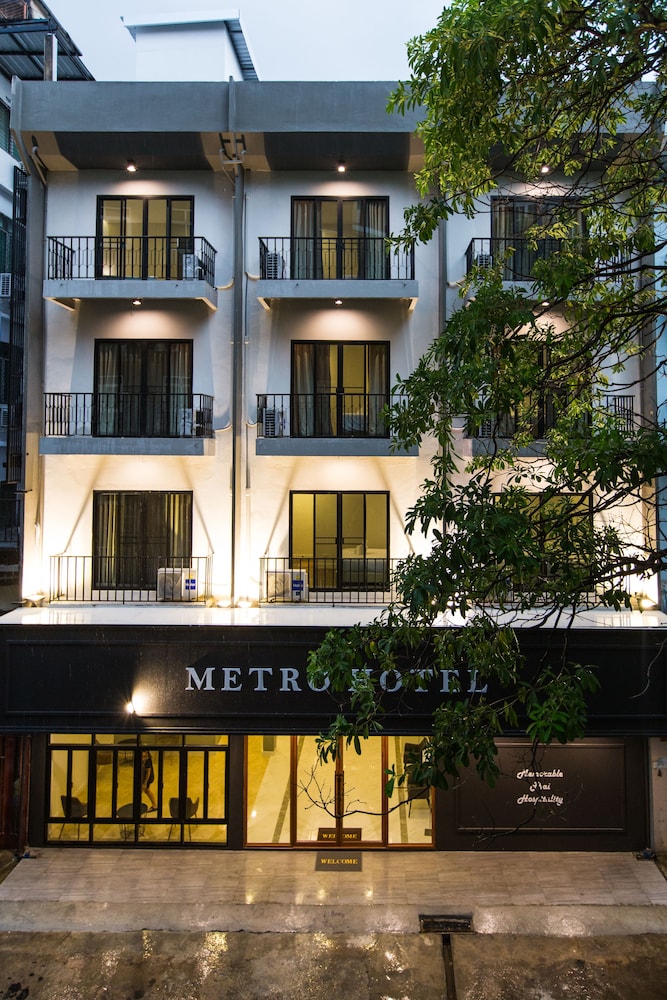 Metro Hotel 2/26