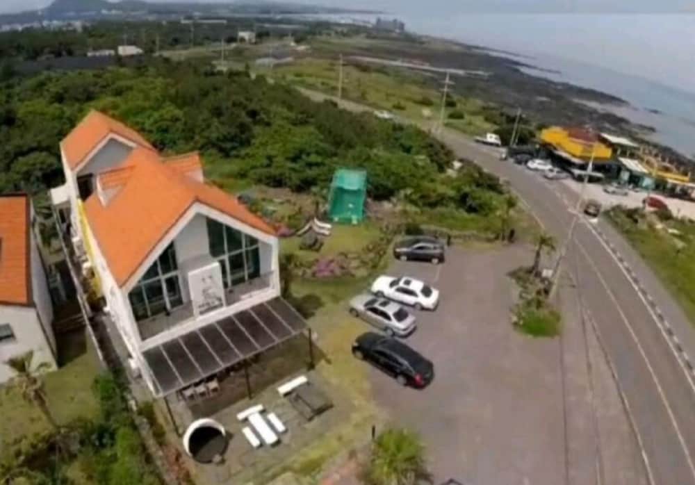 Wind House photo2