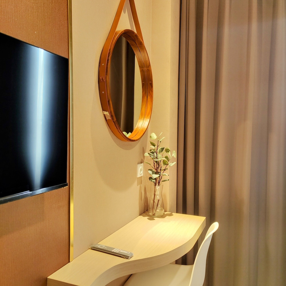 The Mango Suites by FLAT06 12/26