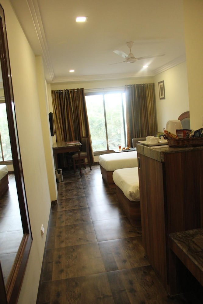 Lords Eco Inn Gandhidham 7/23