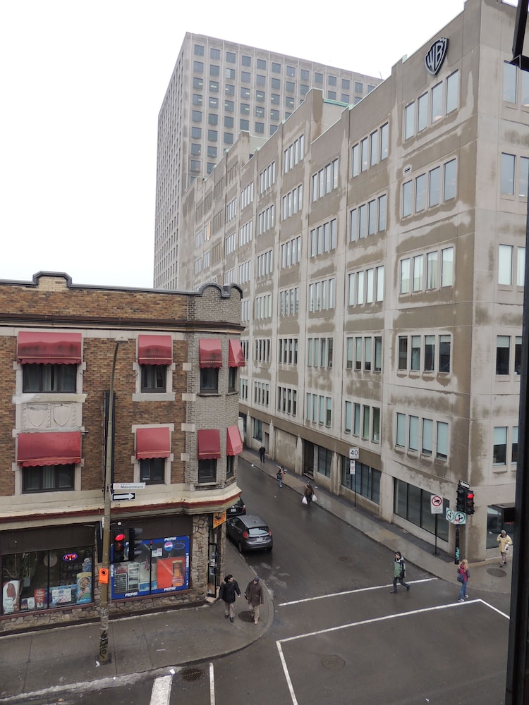 Hotel Arena Palace Montreal 18/20