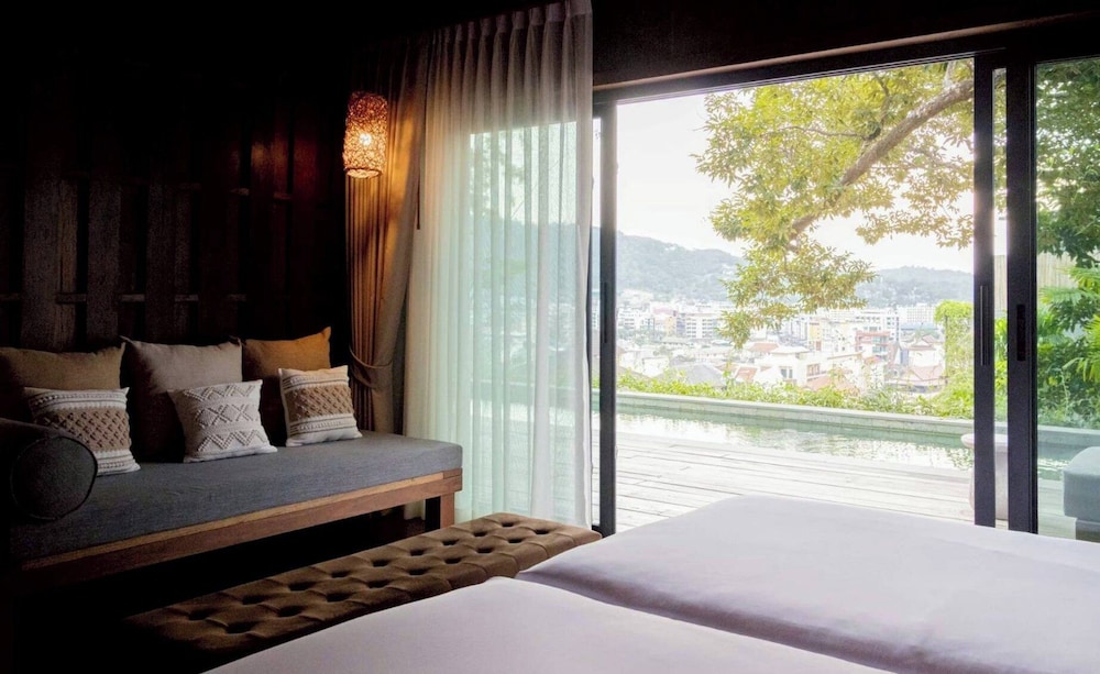 4 Bedrooms, Pool, Villa, 4 Beds, Sea View، Dinso Resort 2/6