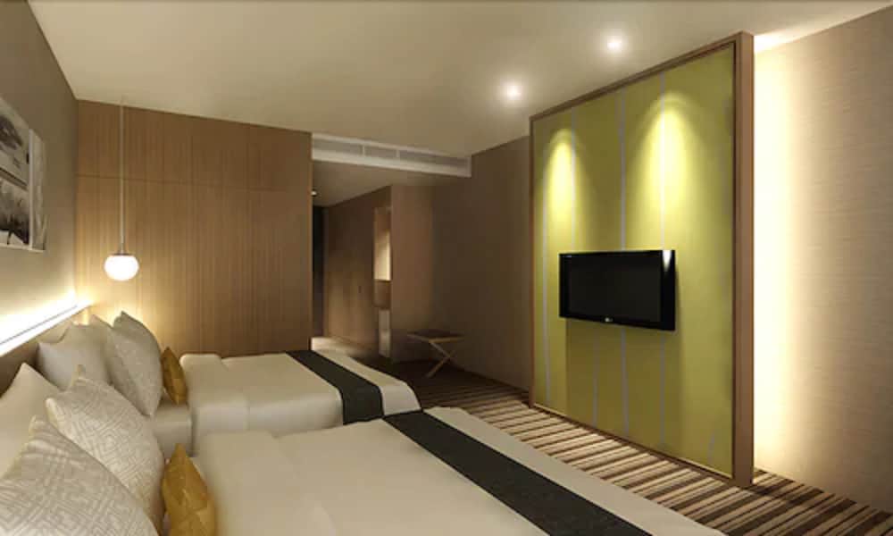 Grand Royal Hotel 12/33