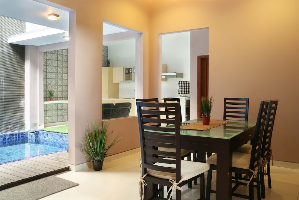 Rumah Teteh - Plemburan 27/32