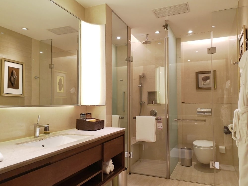 The Oct Harbour Shenzhen Marriott Executive Apartments 12/38