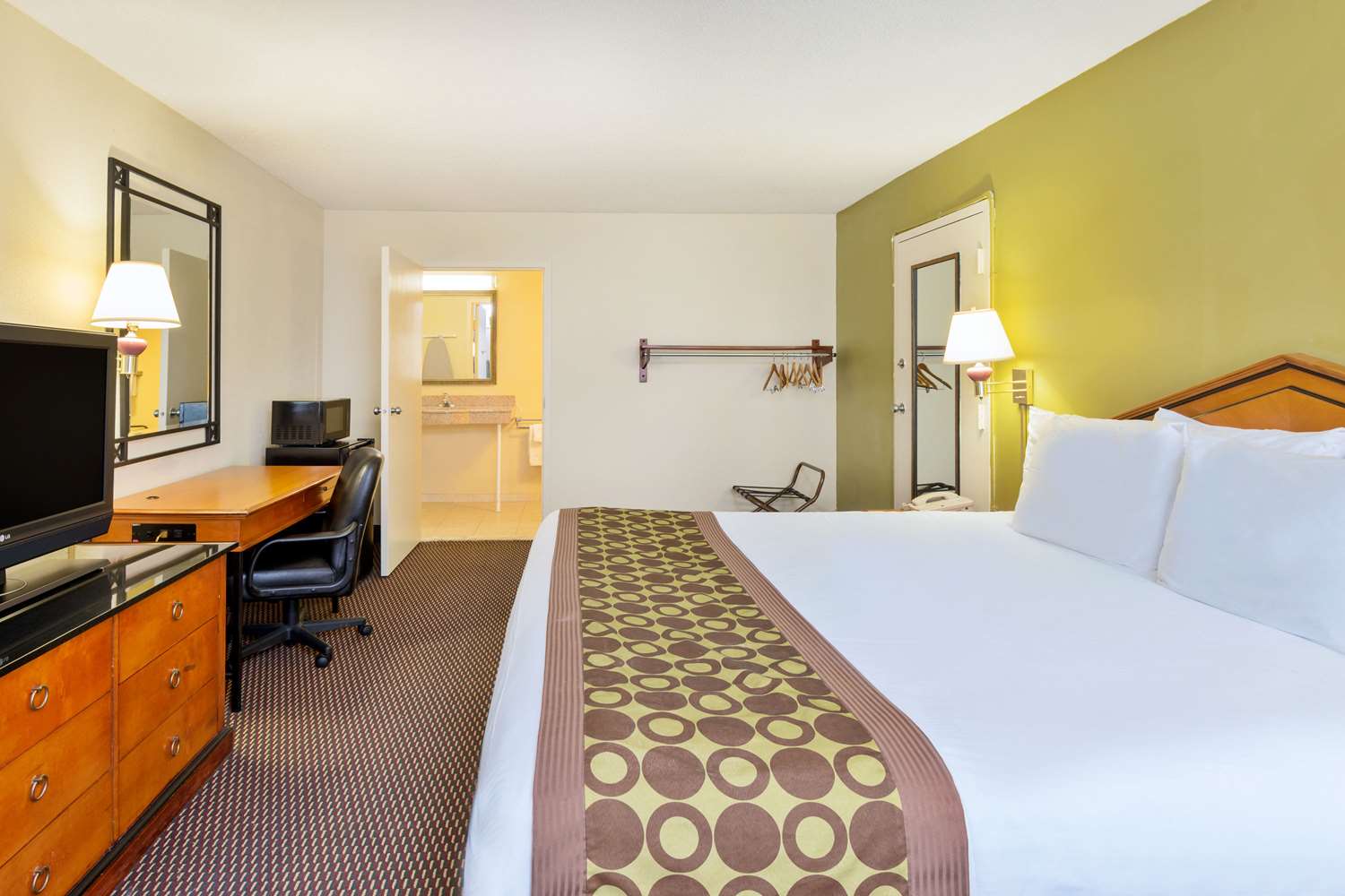 Ramada By Wyndham Pikesville Baltimore North 16/42