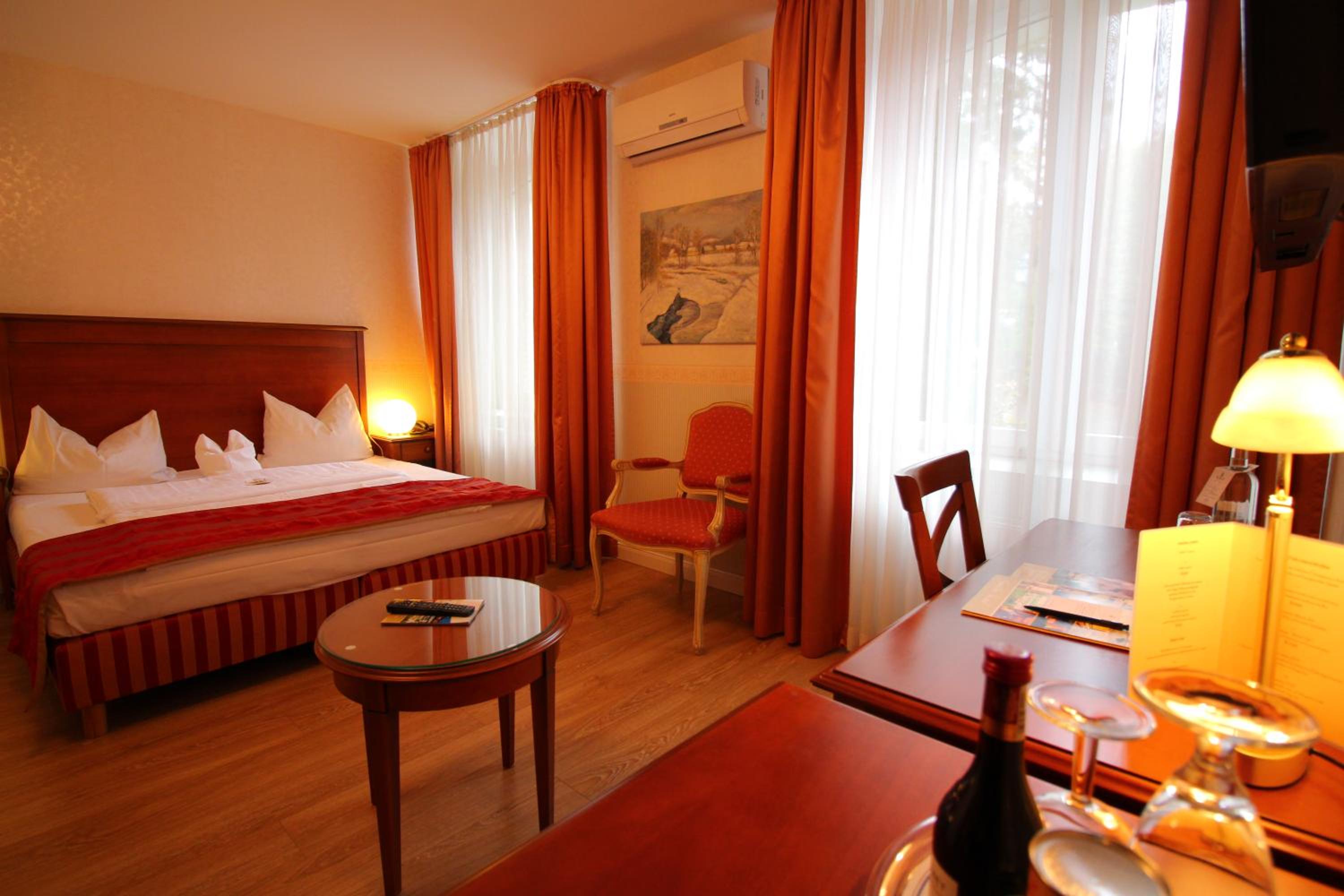 Comfort, Double Bed, Hotel Am Muhlenteich Schwelm 5/10