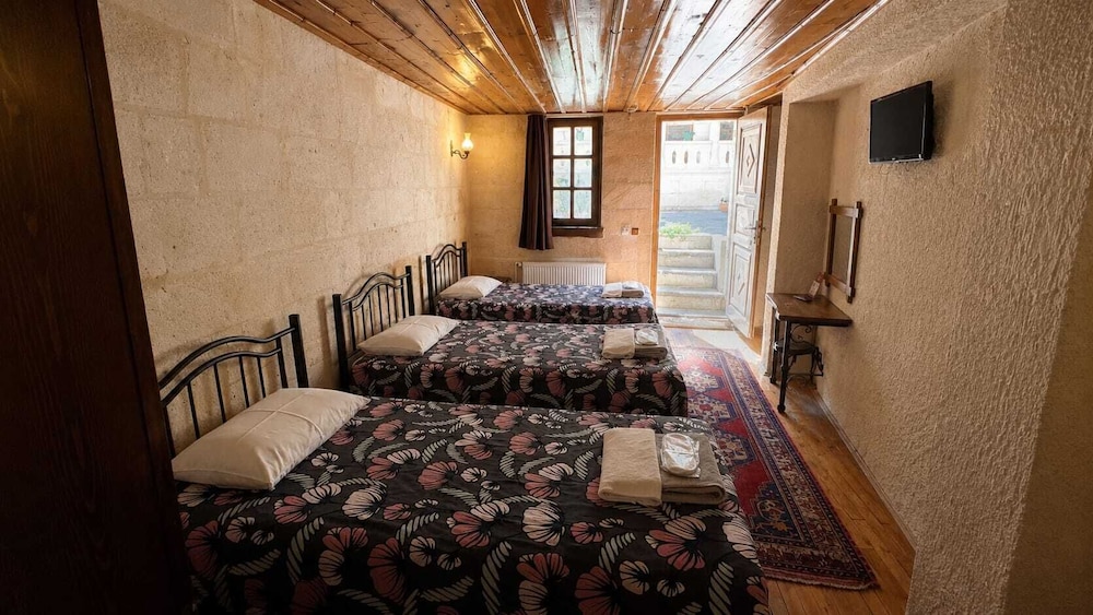 Nature Park Cave Hotel 36/46