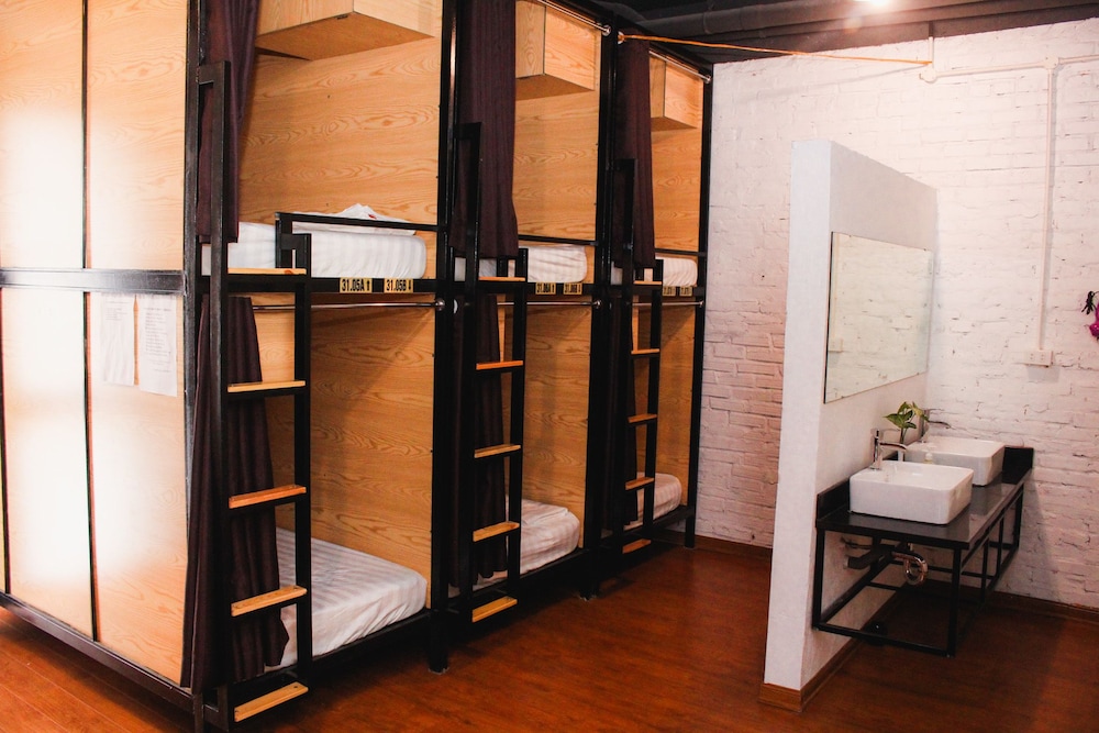 Aroma Ha Long Hostel 50/50