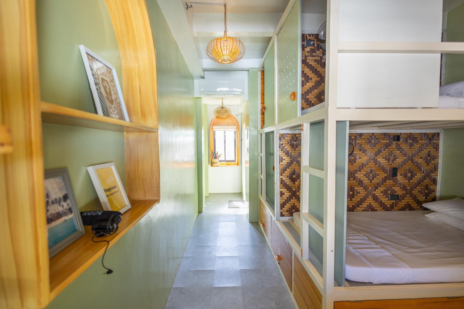 Mixed Dorm, Happiness, 4 Beds