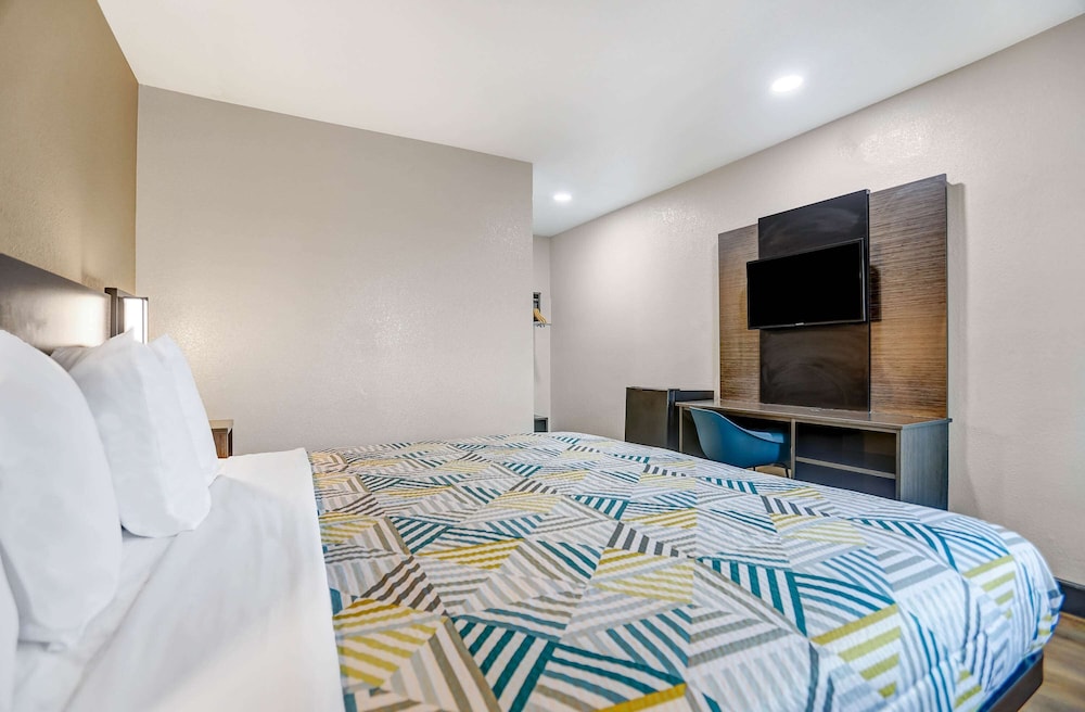 Motel6 San Bernardino, CA - South 11/29