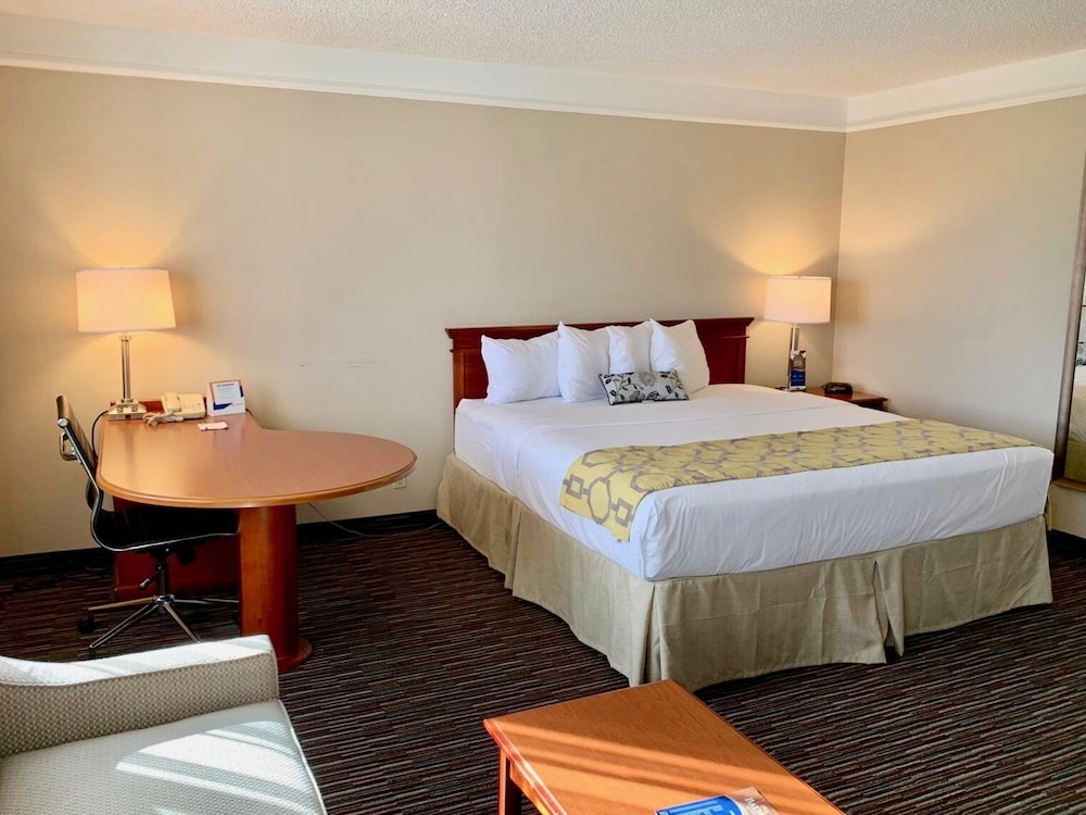 Baymont By Wyndham Texarkana 22/44