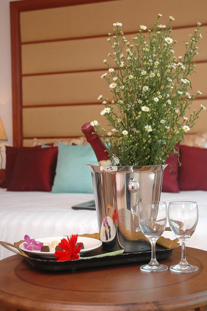 Oriental Crystal Hotel 11/17