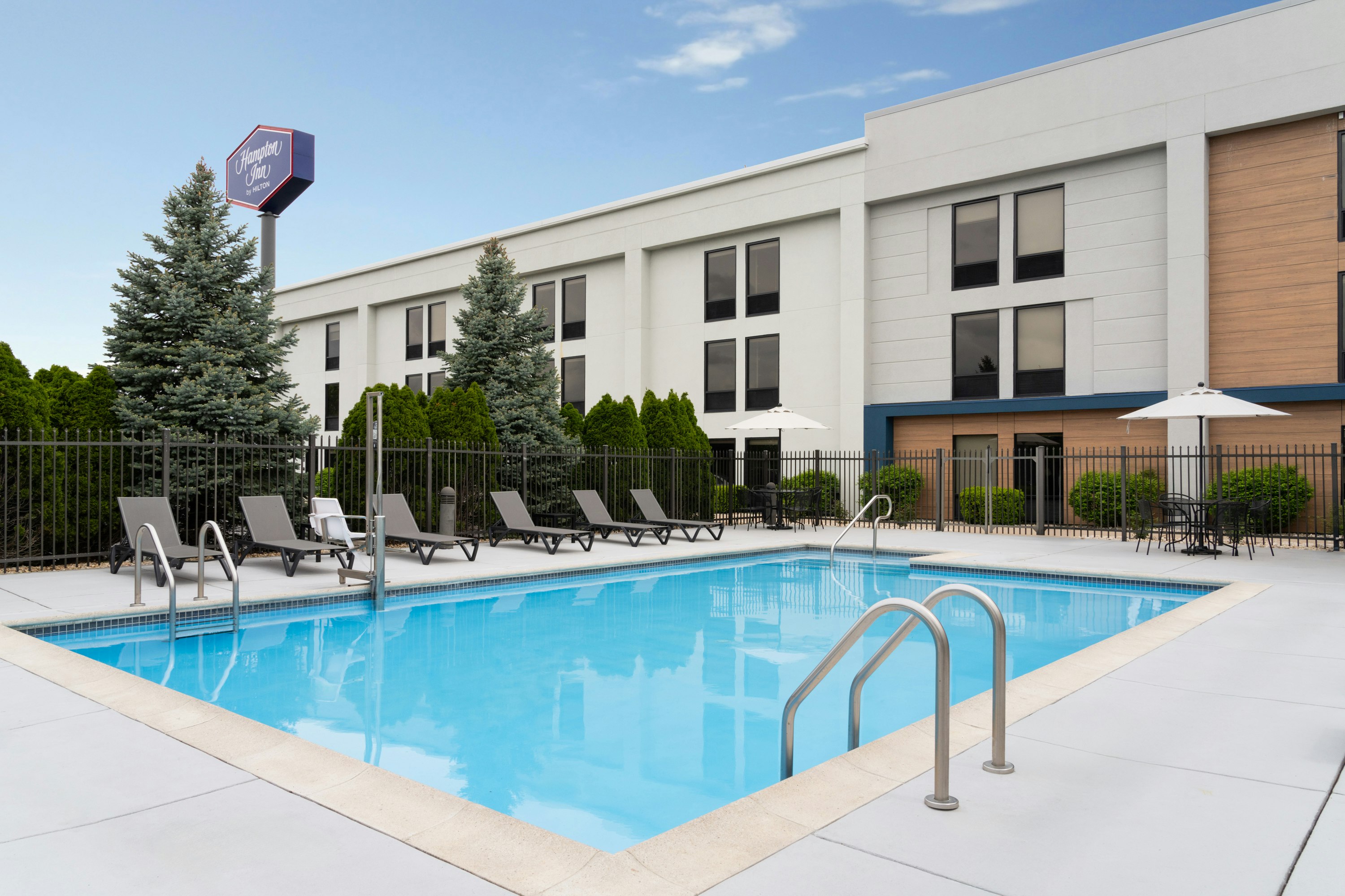 Hampton Inn Chambersburg 4/34