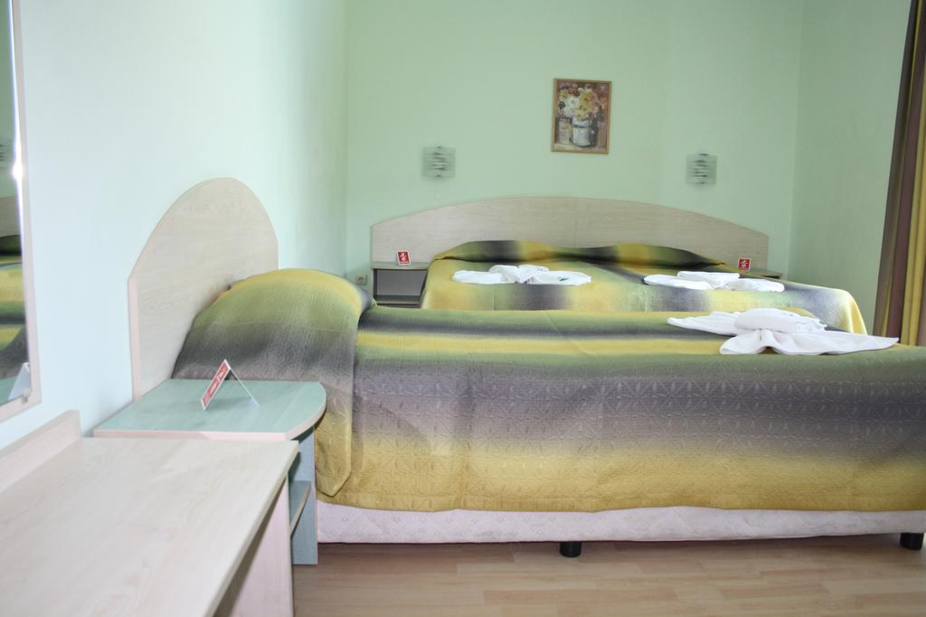 Hotel Dalis 8/40