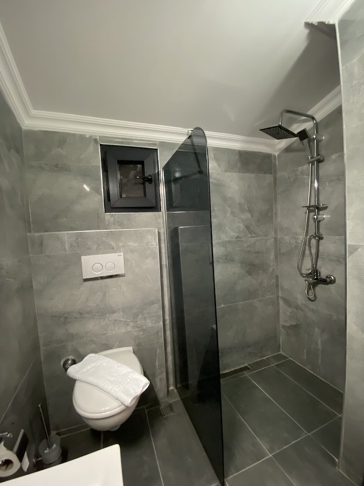 Nefis Hotel 56/60