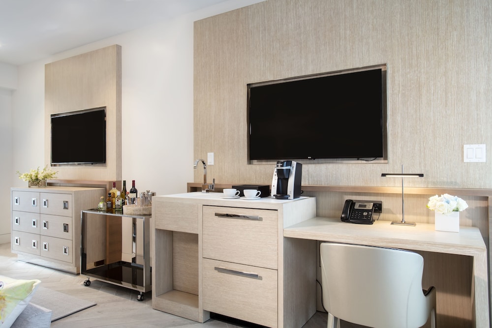 H2o Suites Hotel 51/58
