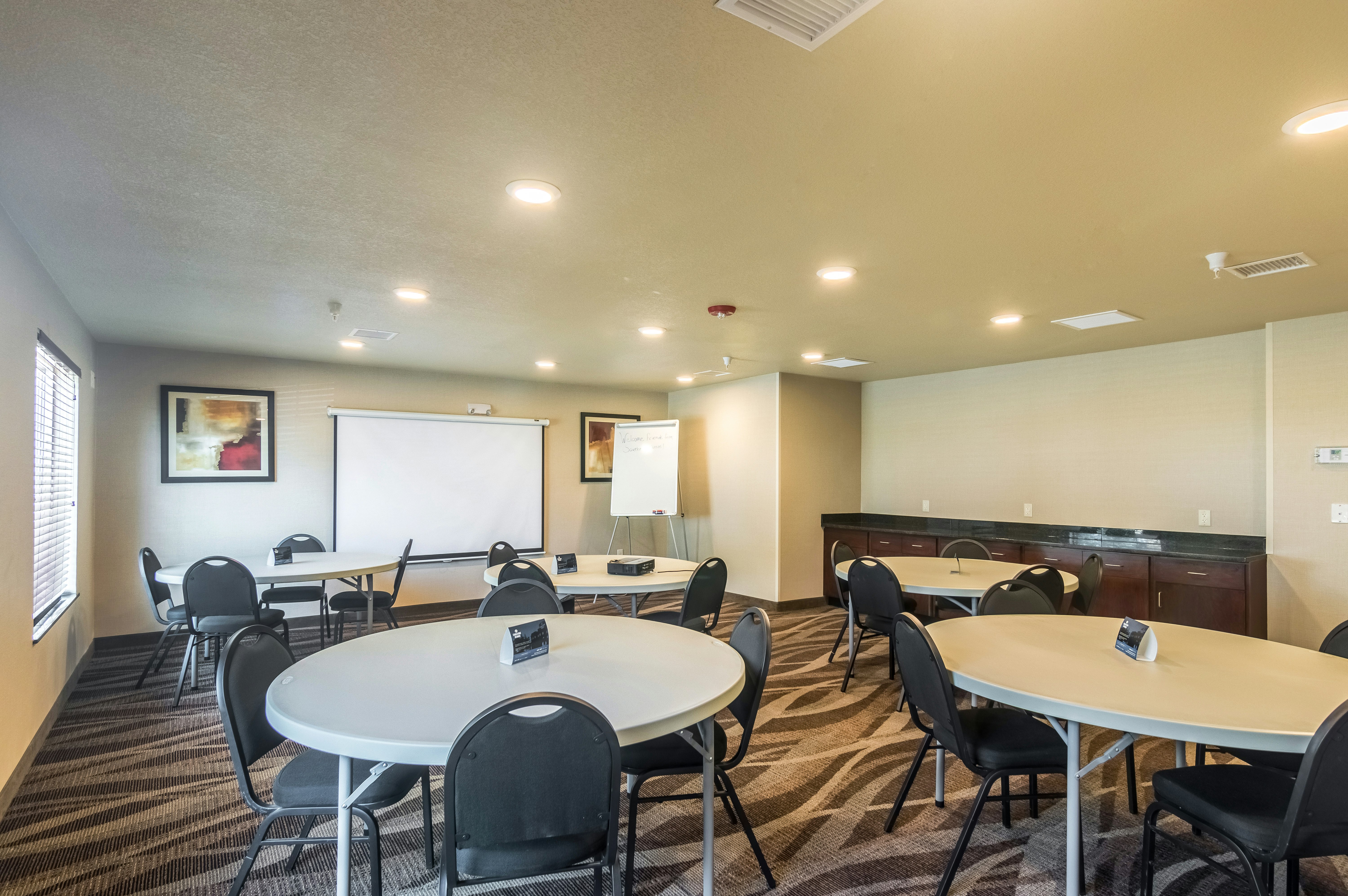 Cobblestone Inn & Suites - Lakin 22/27
