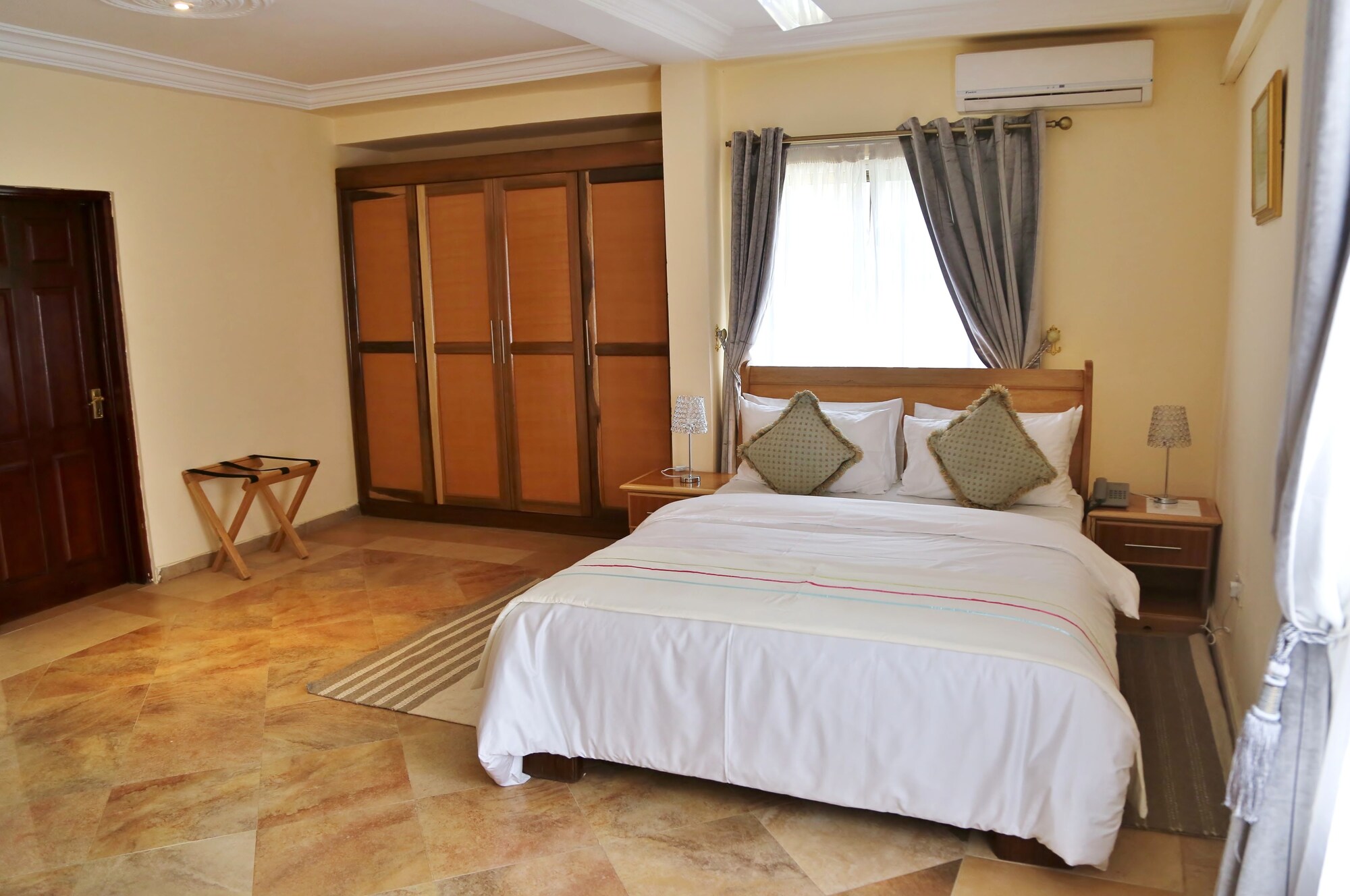 Deluxe, Triple, King Bed, Garden View, Eden Vale Hotel 5/10