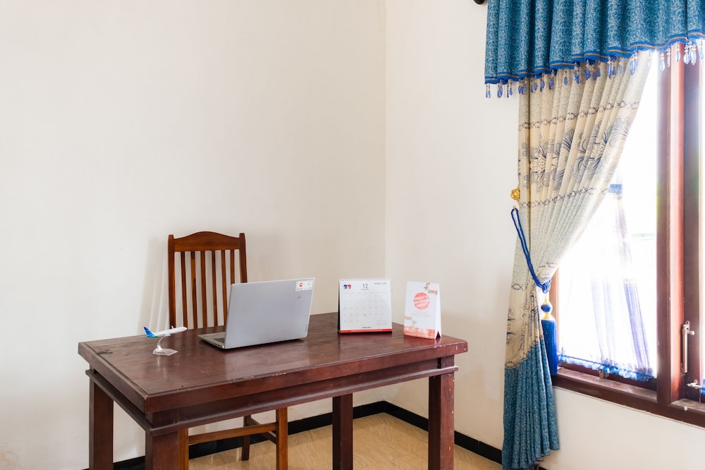OYO 2169 Anugrah Bromo Homestay 42/52