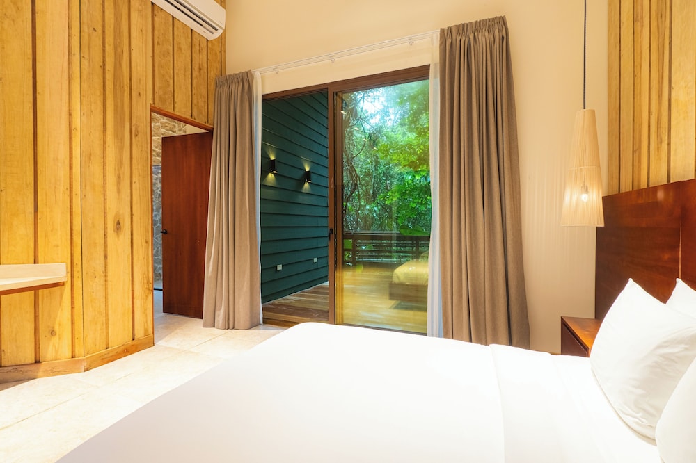River, Villa, 2 Queen Beds
