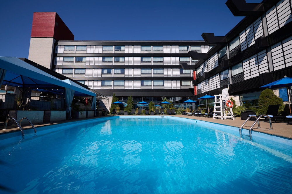 Hotel Ruby Foo S 6/67