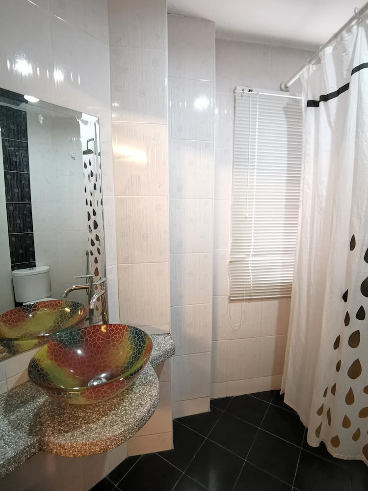 Hotel Zamburger Plaza Mahkota 65/67