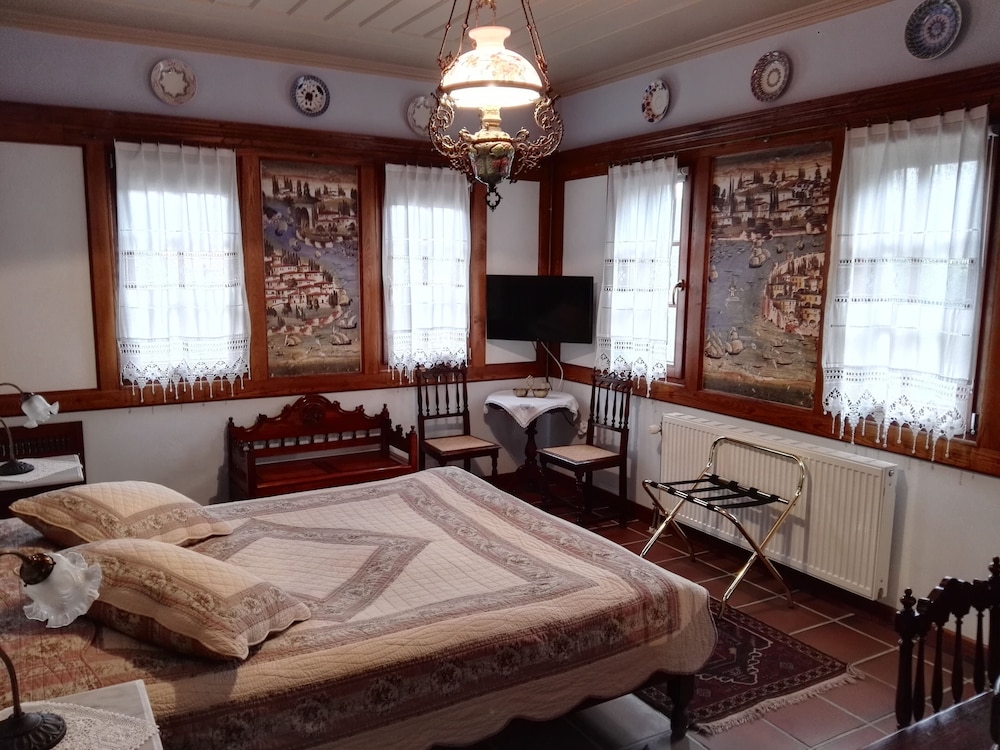 Viraggas Traditional Hotel 14/50