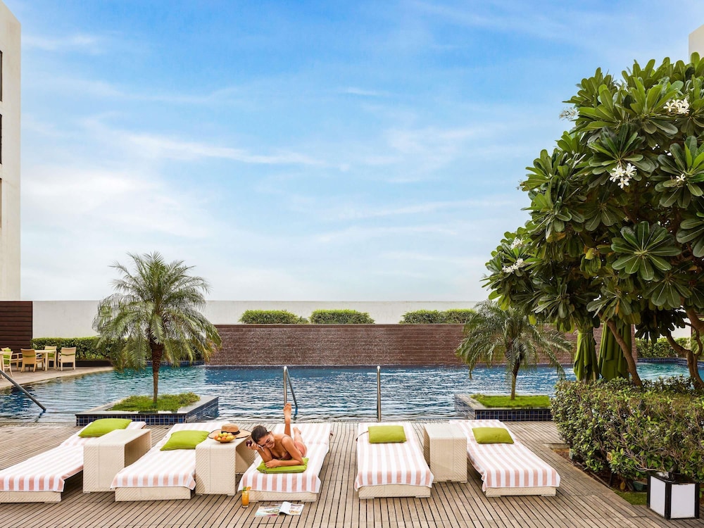 Pullman New Delhi Aerocity 43/47