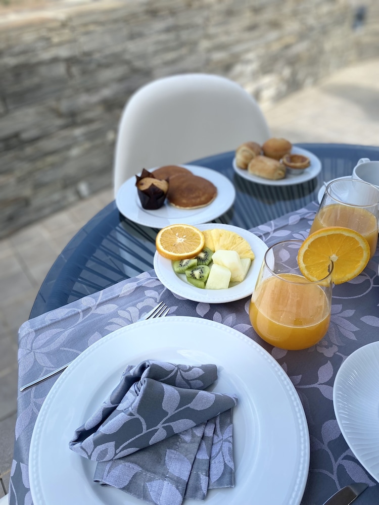 LBV HOUSE HOTEL 38/50