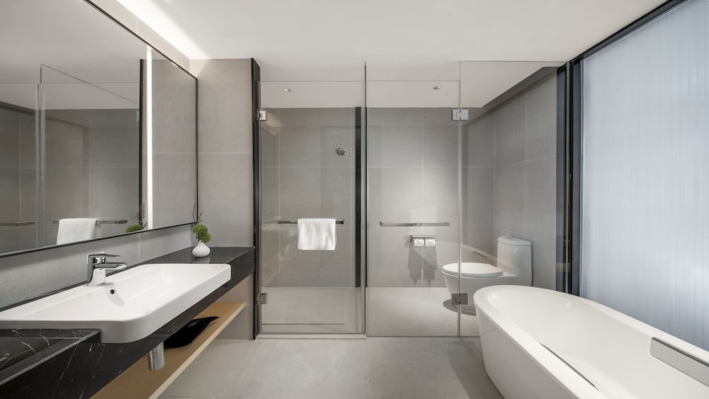Holiday Inn Qinhuangdao Haigang 12/52
