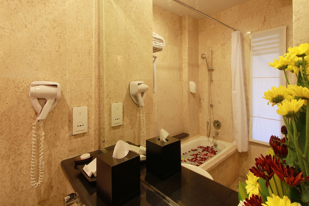 The Lokha Legian Resort and Spa 16/75