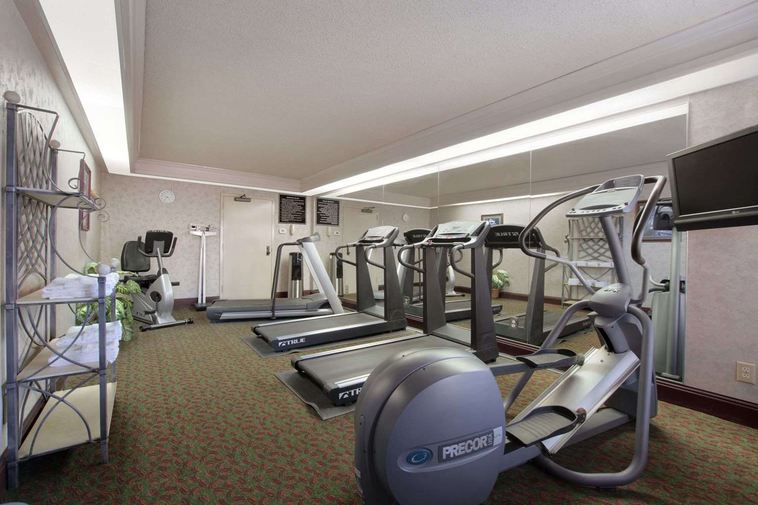 Days Inn By Wyndham Longview South 18/25