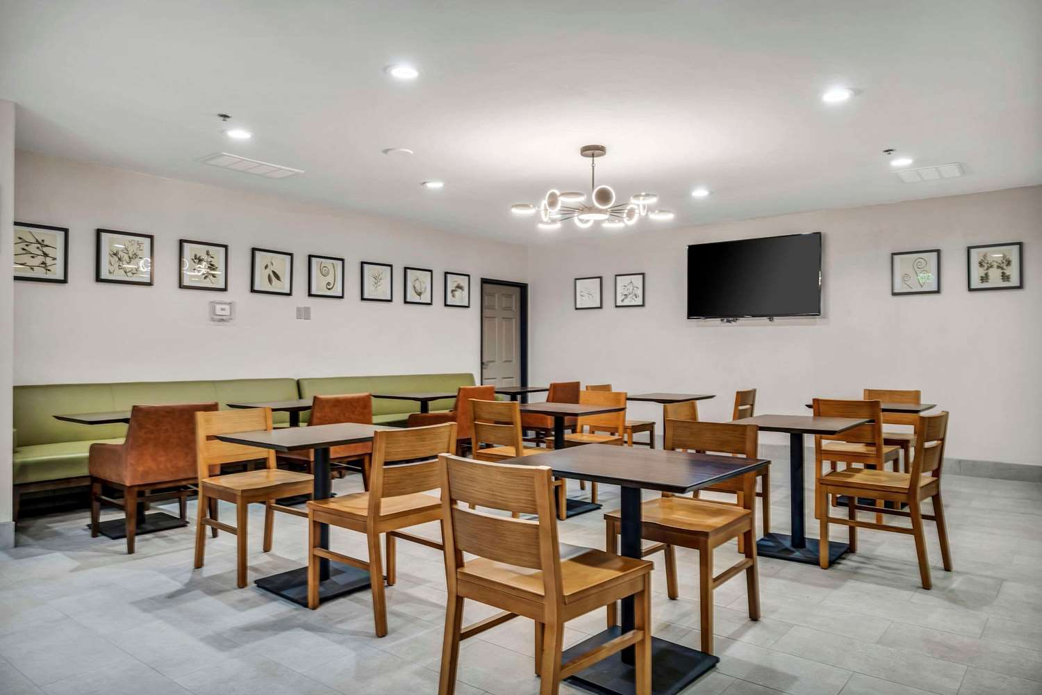 Country Inn & Suites by Radisson, Oklahoma City at Northwest Expressway, OK 12/15