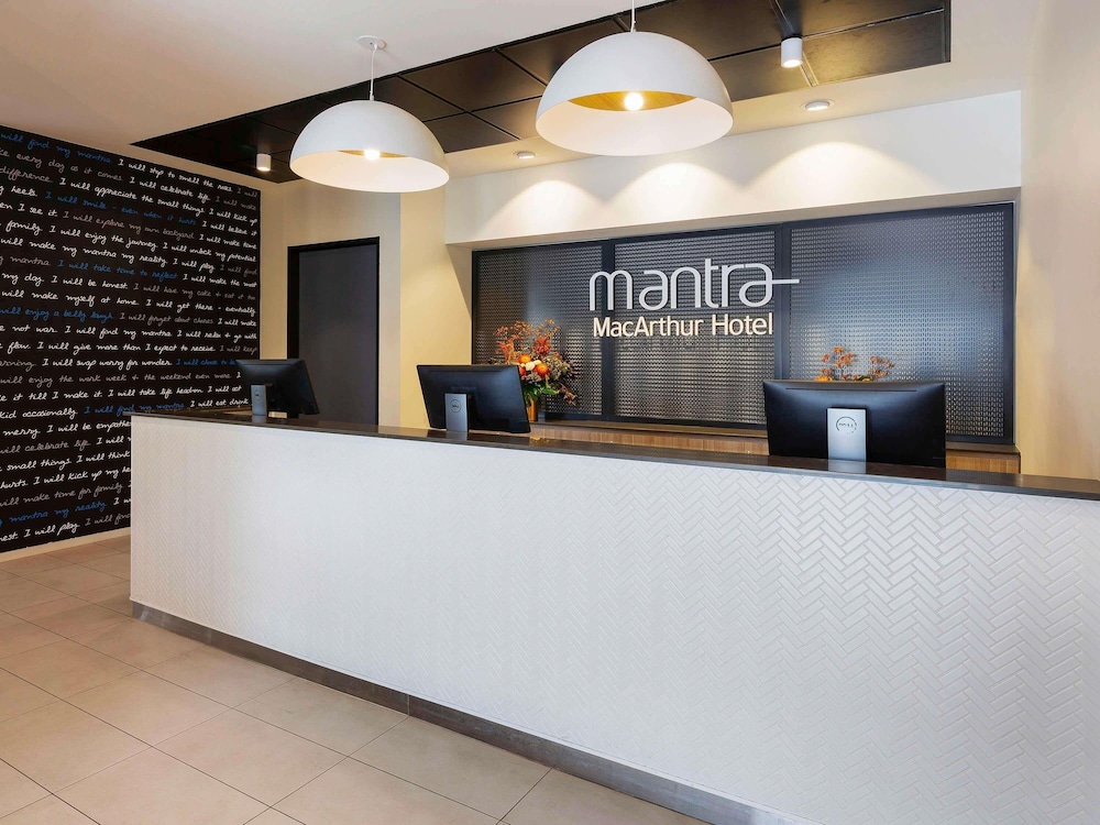 Mantra MacArthur Hotel 11/75