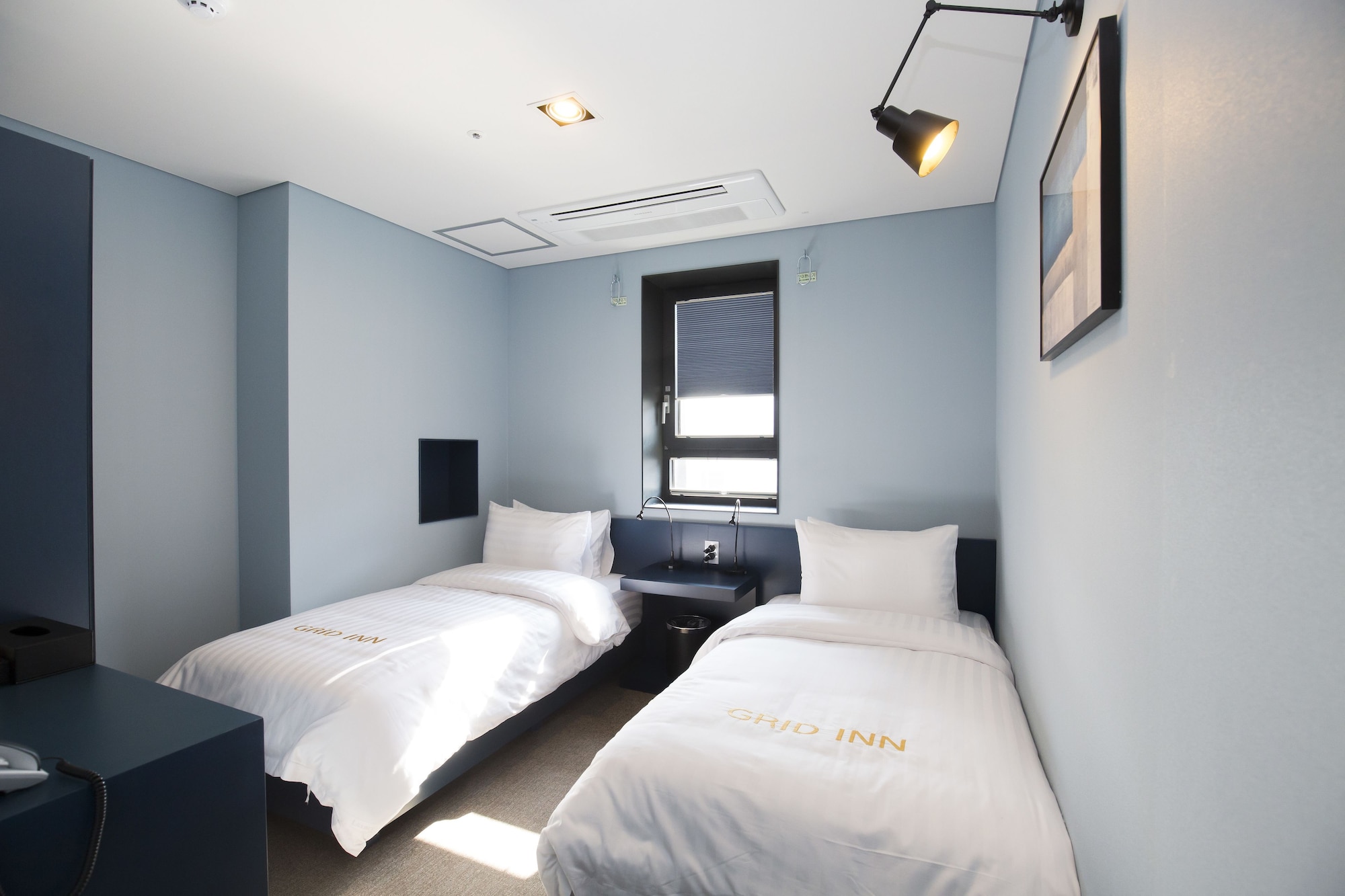 ROOM, TWIN BEDS