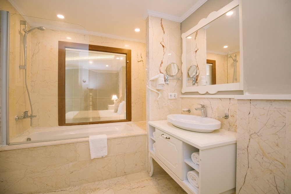 Burgaz Izer Hotel 39/42