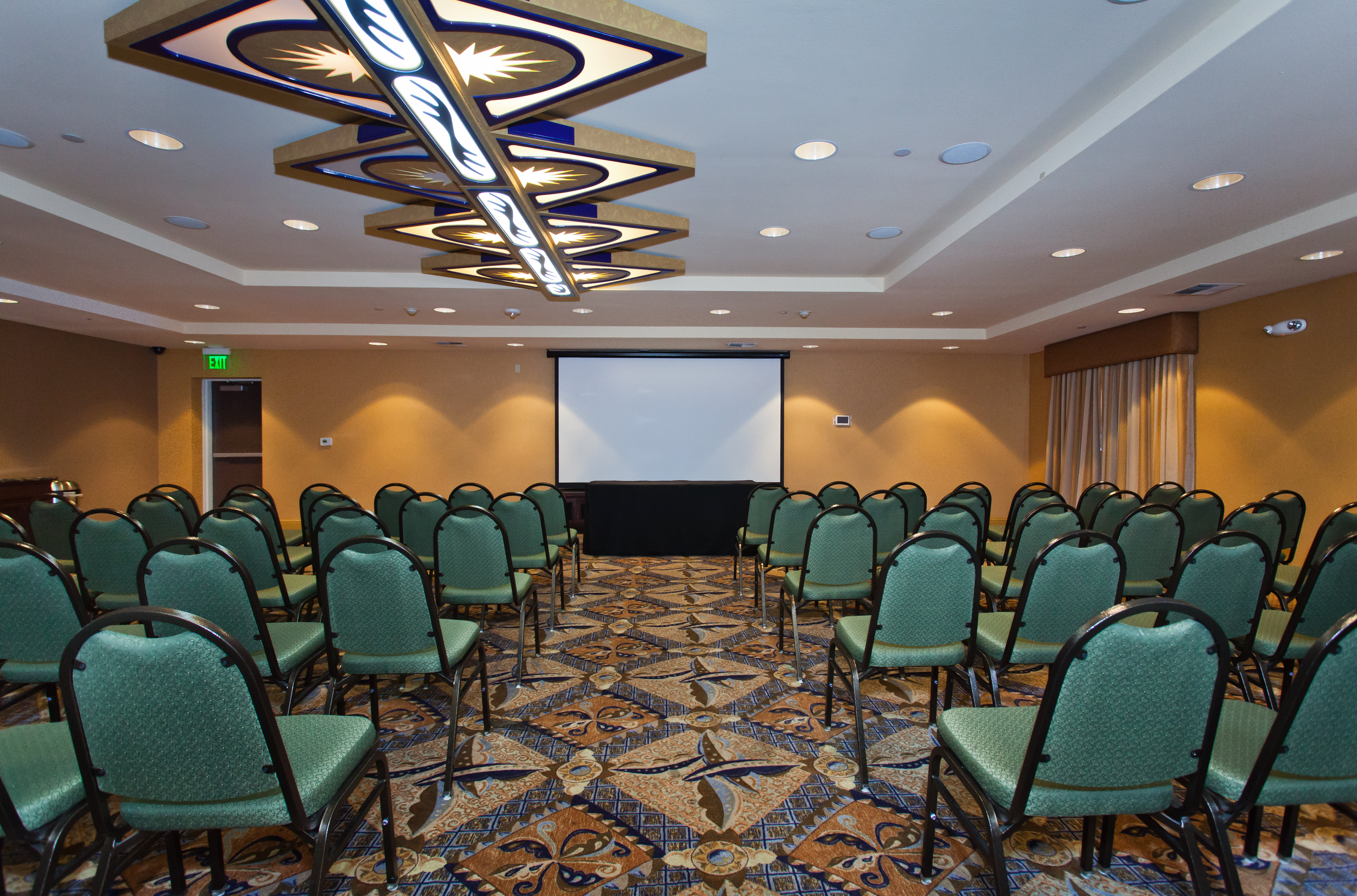 Holiday Inn Express Hotel Suites Sacramento Ne C 64/75