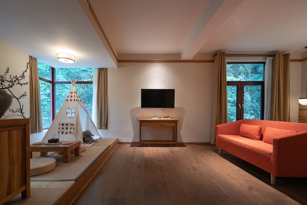 The Apsara Lodge 40/75