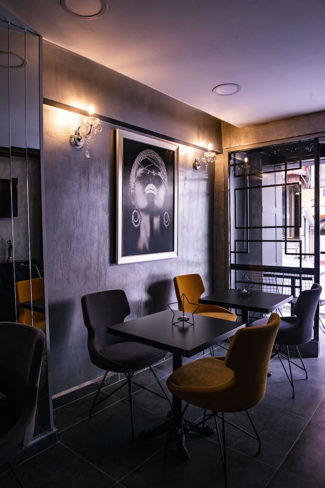 Karamans Sirkeci Suites Hotel 23/26