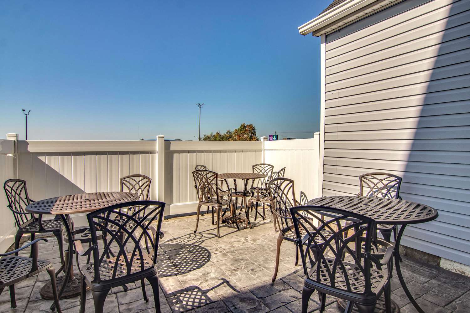 Sleep Inn & Suites Clarion, PA Near I-80 15/22