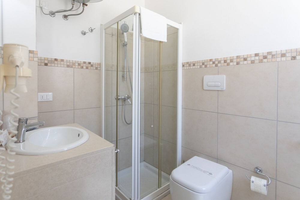 19 Summer Suites 58/60