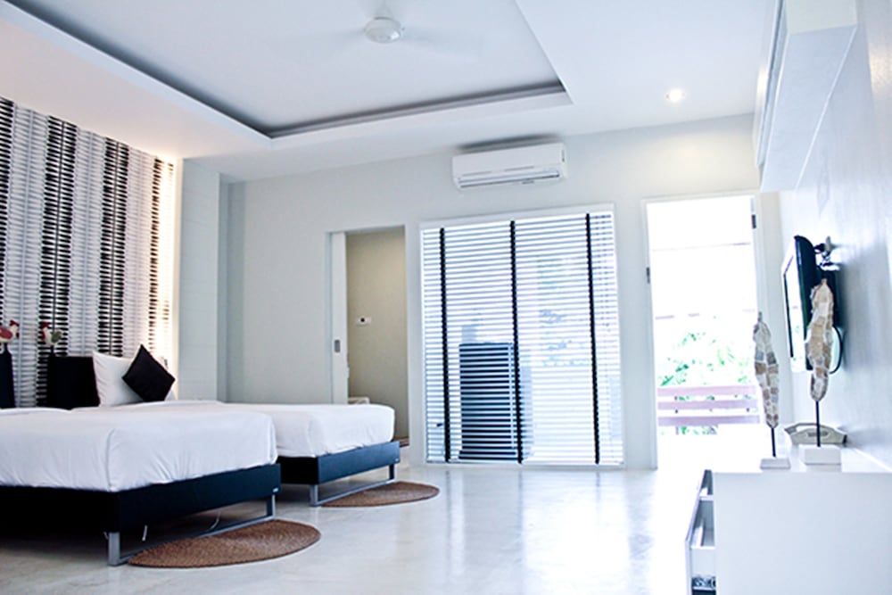 SURINTRA BOUTIQUE RESORT 5/25