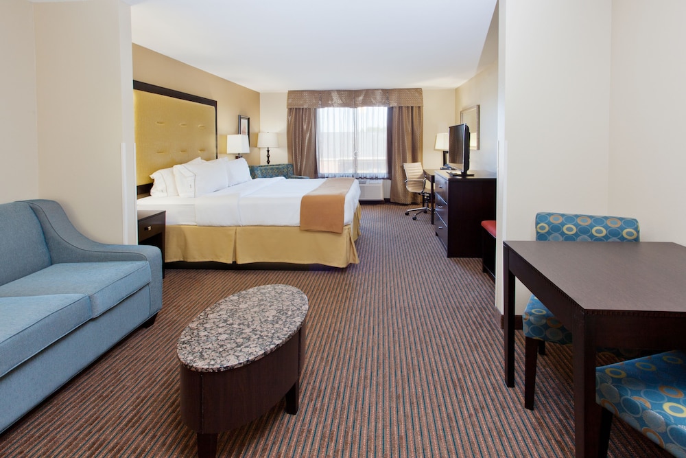Holiday Inn Express Hotel & Suites Cordele North 37/79