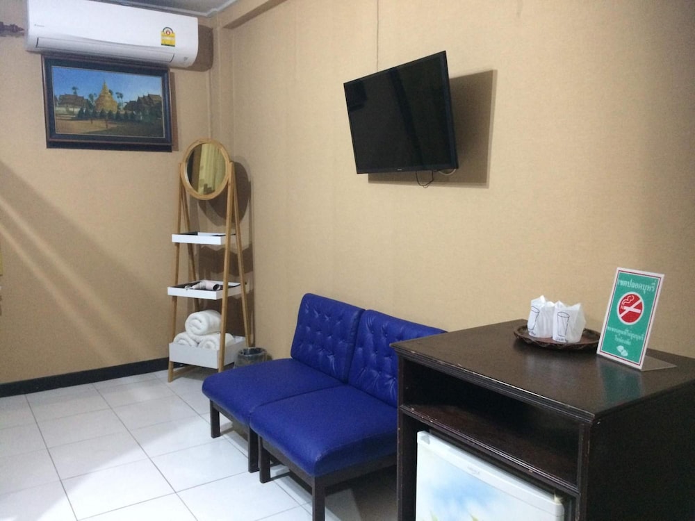 Changpuak Hotel 34/53