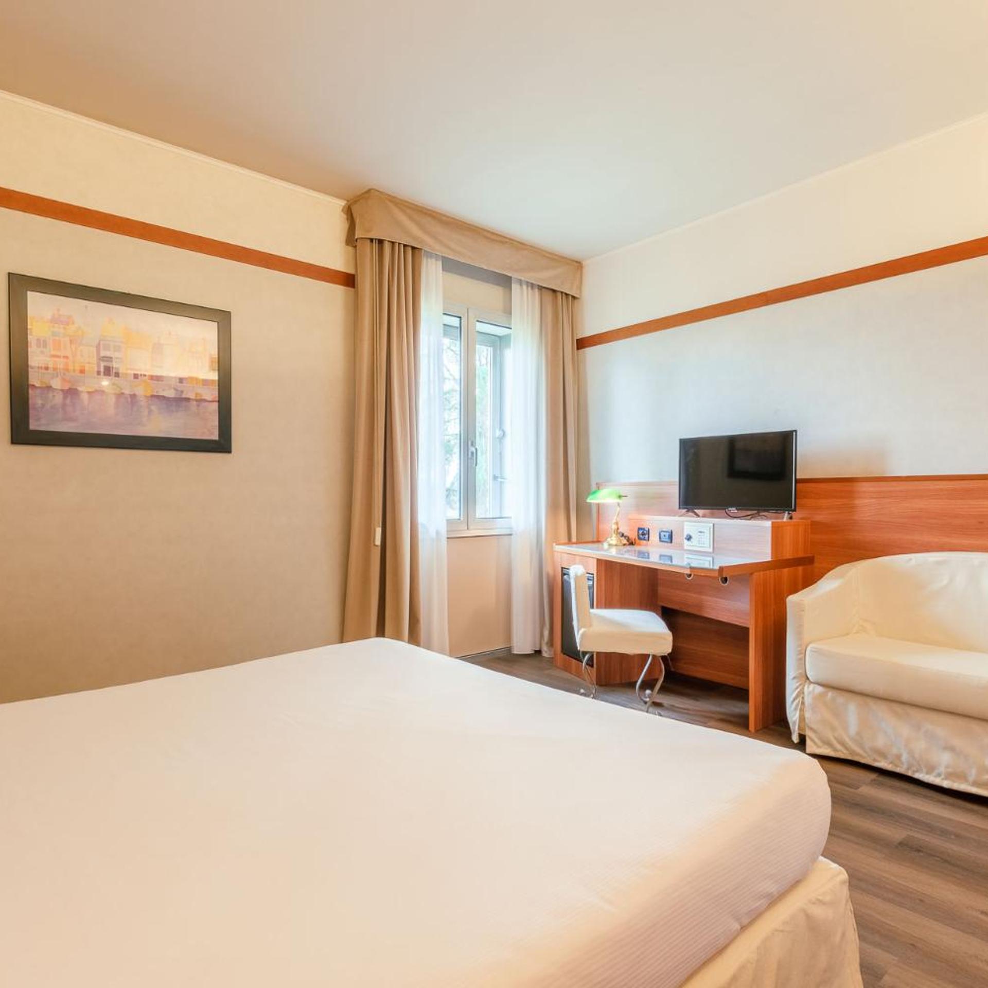 Smart، Shg Hotel Bologna 6/10