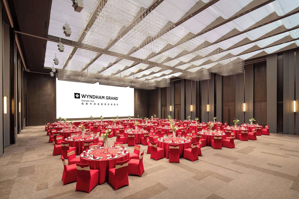Wyndham Grand Chengdu East 57/67